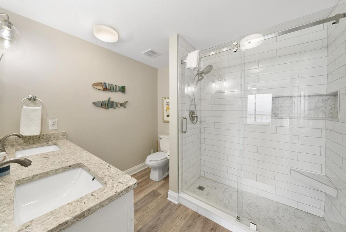 Apartment Calypso 908w Stunning Condo, Front, And Immaculate *